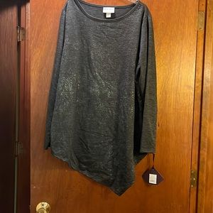 NWT Womens size 1X (16-18) black long sleeve shimmery shirt with unique style